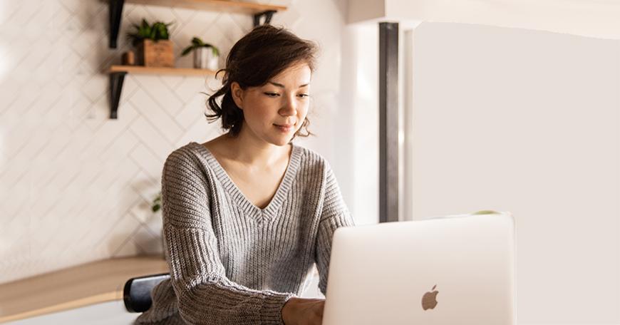 Woman working at Computer (Image Courtesy Ekaterina Bolovtsova)